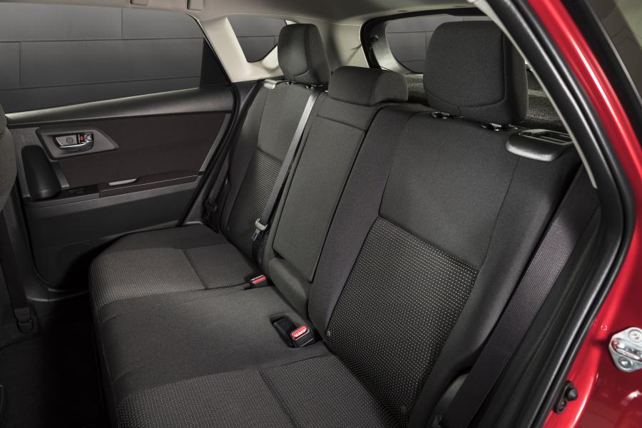 Интерьер Toyota Corolla iM 2016 года  (NA) (фото 19 из 30)